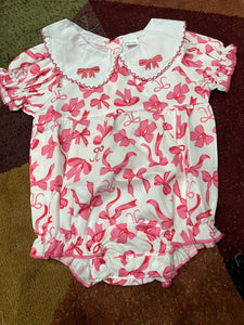Bow collared printed bubble