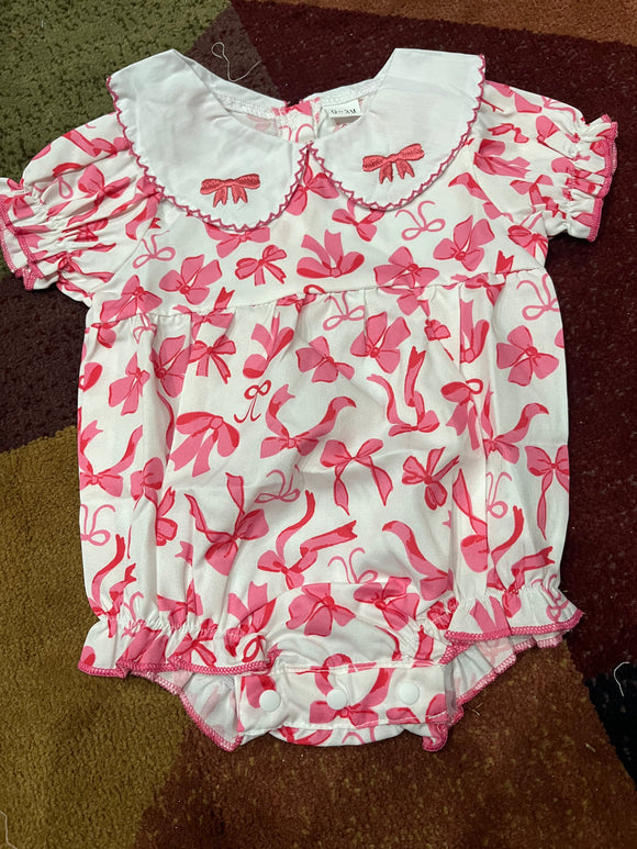 Bow collared printed bubble