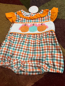 Plaid French knot pumpkin bow bubble