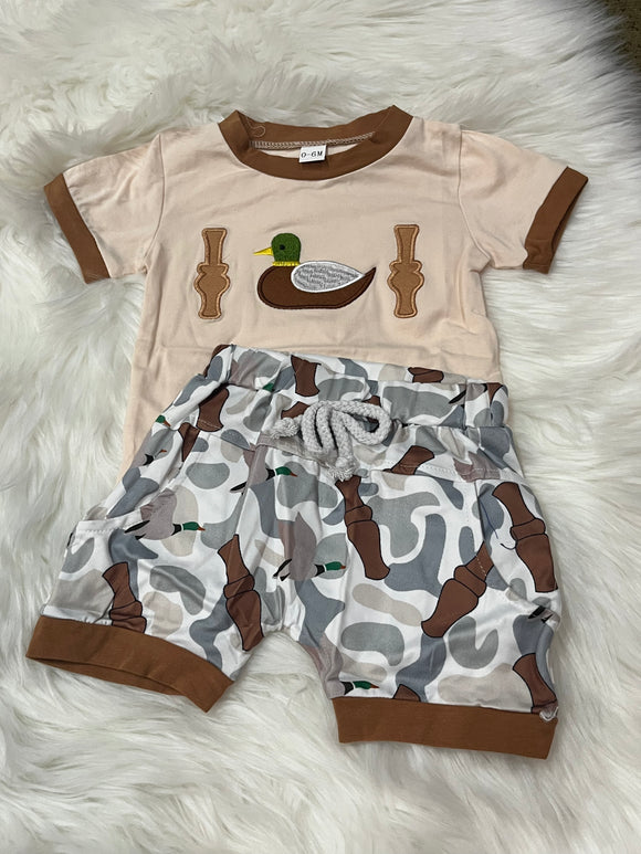 Duck call boy printed applique short set